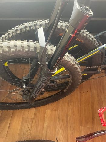 Used Commencal META SX RIDE 2022 2022 Mountainbike, Negro — image 2 of 3