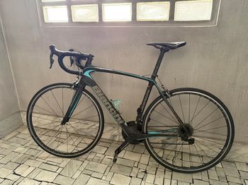 Used Bianchi Infinito CV Chorus 2016 2016 Road & Gravel, Black — image 2 of 6