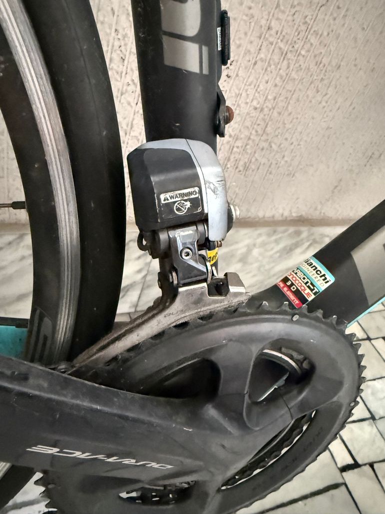 Used Bianchi Infinito CV Chorus 2016 2016 Road & Gravel, Black — image 3 of 6