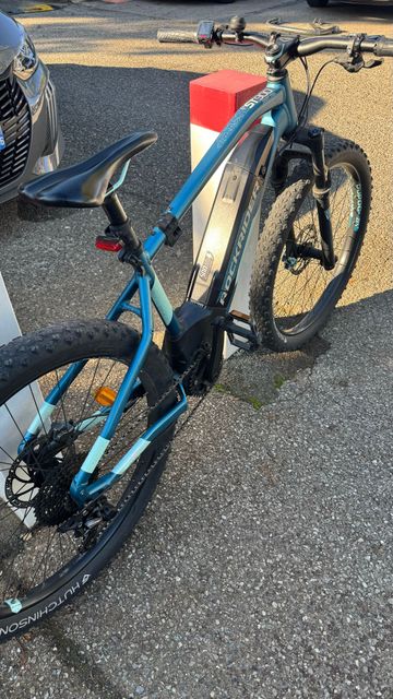 ROCKRIDER E-ST900 Mountain Bike Shimano Deore XT 2022 Mountainbike usato, Blu — immagine 9 di 16