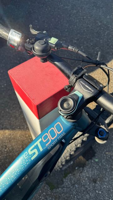 ROCKRIDER E-ST900 Mountain Bike Shimano Deore XT 2022 Mountainbike usato, Blu — immagine 4 di 16