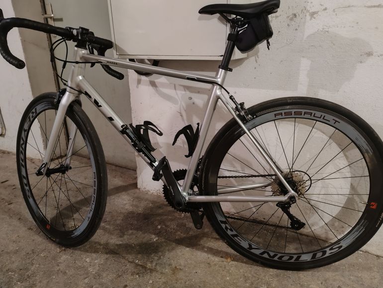 Used Vitus Razor Claris 2022 2022 Road & Gravel, Light Gray — image 2 of 6