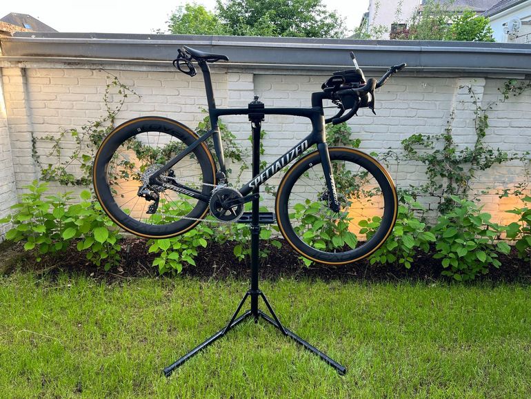 Used Specialized Tarmac SL7 Comp - Rival eTap AXS 2022 2022 Road & Gravel, Blue — image 1 of 13