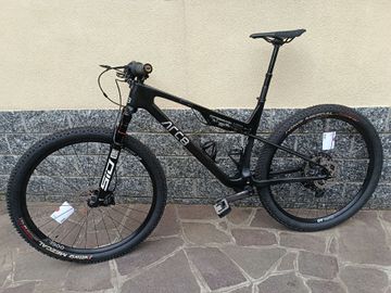 Použité ARC8 Evolve Shimano SLX 2024 Mountainbike — obrázek 2 z 21