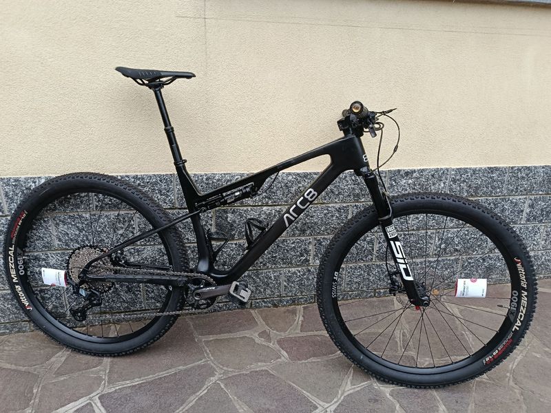Použité ARC8 Evolve Shimano SLX 2024 Mountainbike — obrázek 1 z 21