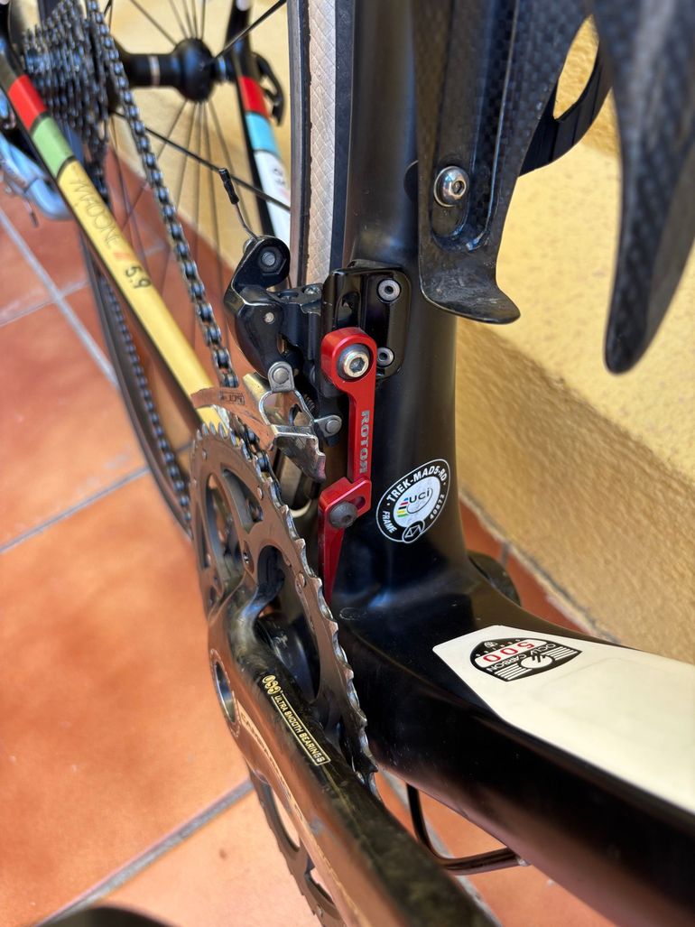 Used Trek Madone Shimano 105 2013 Road & Gravel, White — image 10 of 25