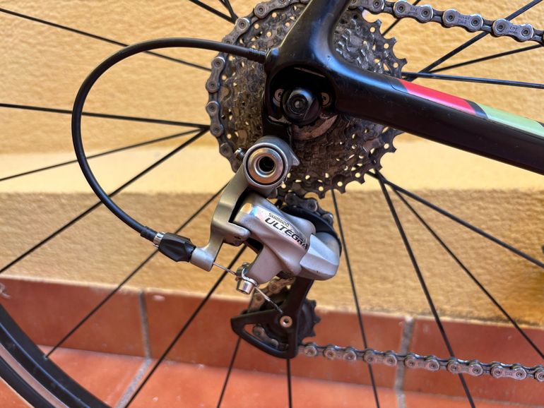 Used Trek Madone Shimano 105 2013 Road & Gravel, White — image 4 of 25
