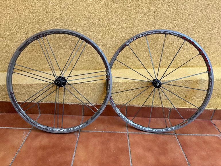 Used Trek Madone Shimano 105 2013 Road & Gravel, White — image 20 of 25