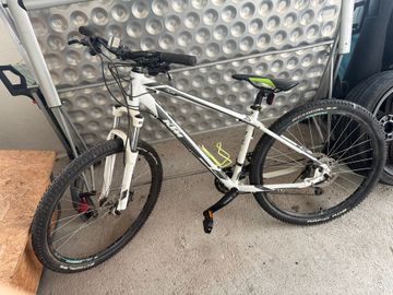 Used KTM Chicago Shimano Acera 2016 Mountainbike, White — image 2 of 3