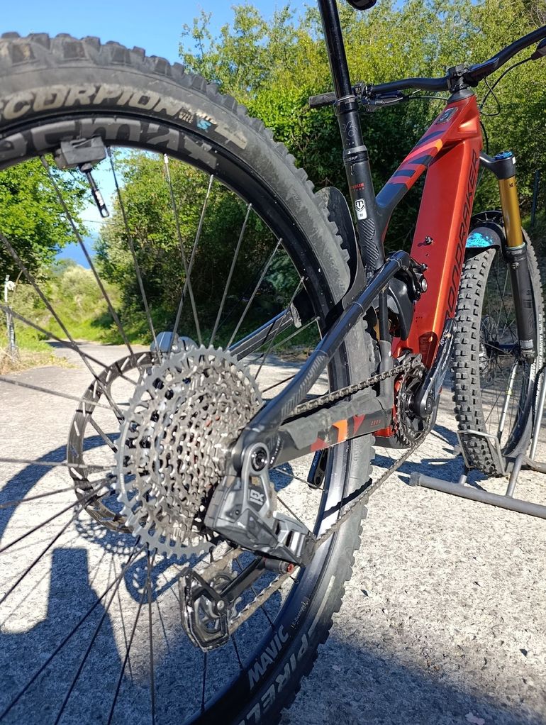 Used Mondraker CRAFTY CARBON RR 2025 2025 Mountainbike, Red, 29 — image 2 of 12