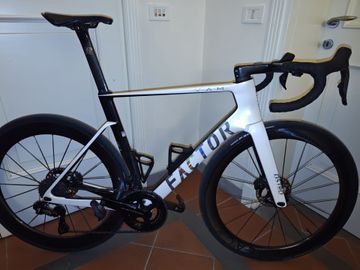 Used Factor OSTRO VAM - Shimano Dura-Ace 2024 Frameset 2024 Road & Gravel