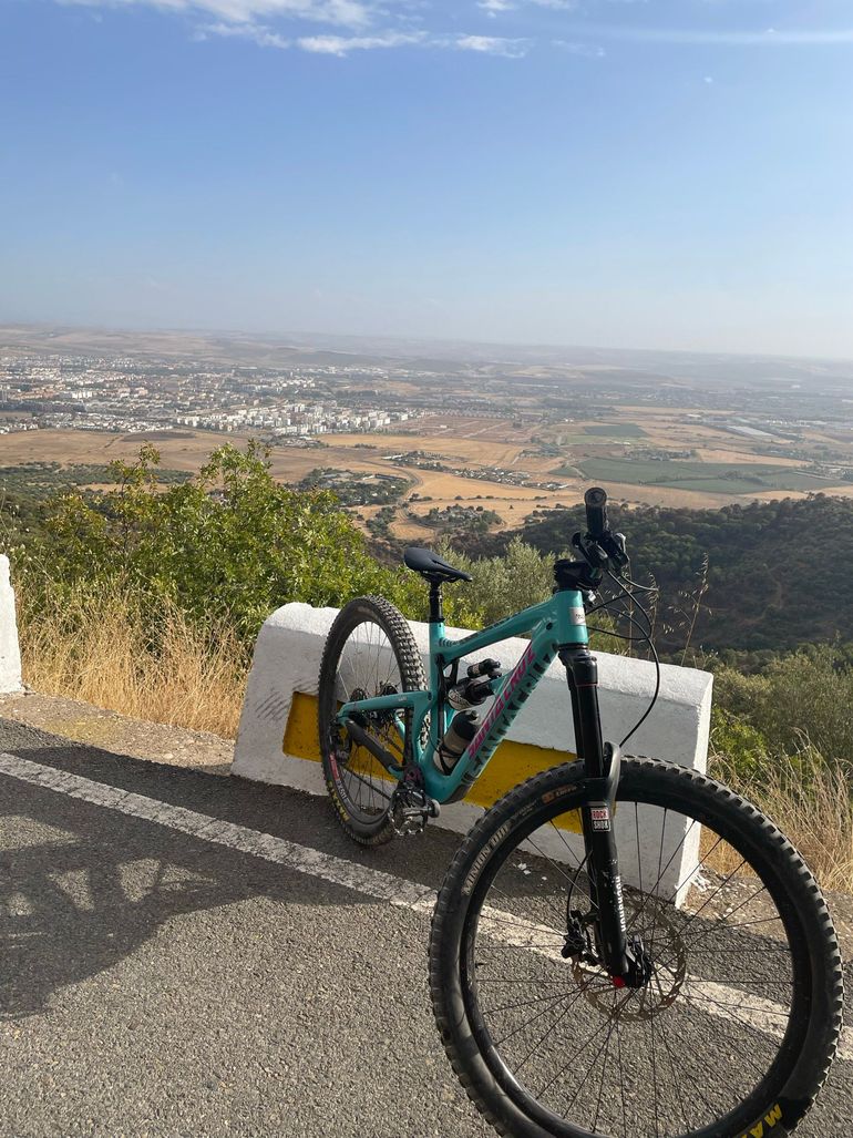 Used Santa Cruz Santa Cruz Nomad 3 2016 Mountainbike, Blau — image 1 of 4