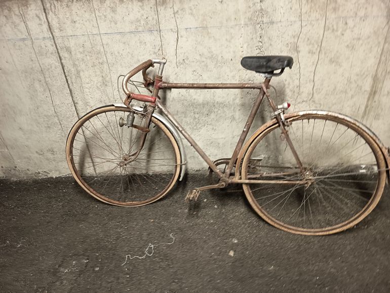 Used Victor Linart Randonneuse Une Vitesse 1967 Urban, Red — image 7 of 8