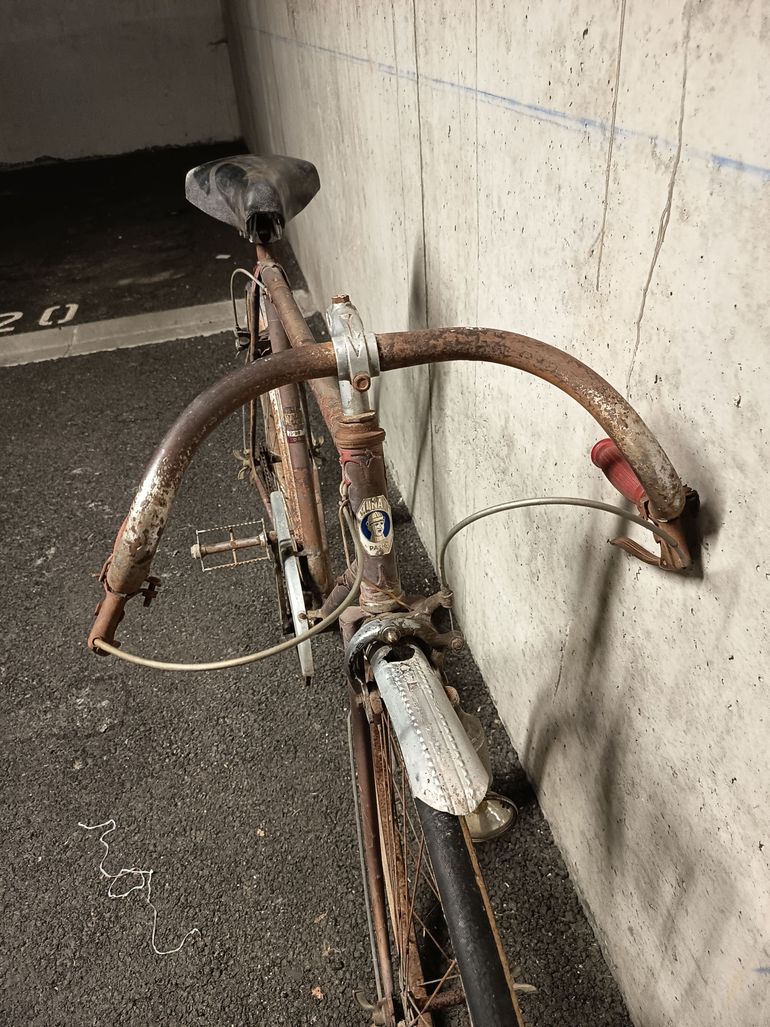 Used Victor Linart Randonneuse Une Vitesse 1967 Urban, Red — image 4 of 8
