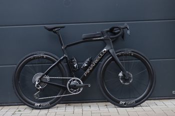 Used Pinarello Dogma SRAM Red eTap AXS 2025 Racefiets & gravel