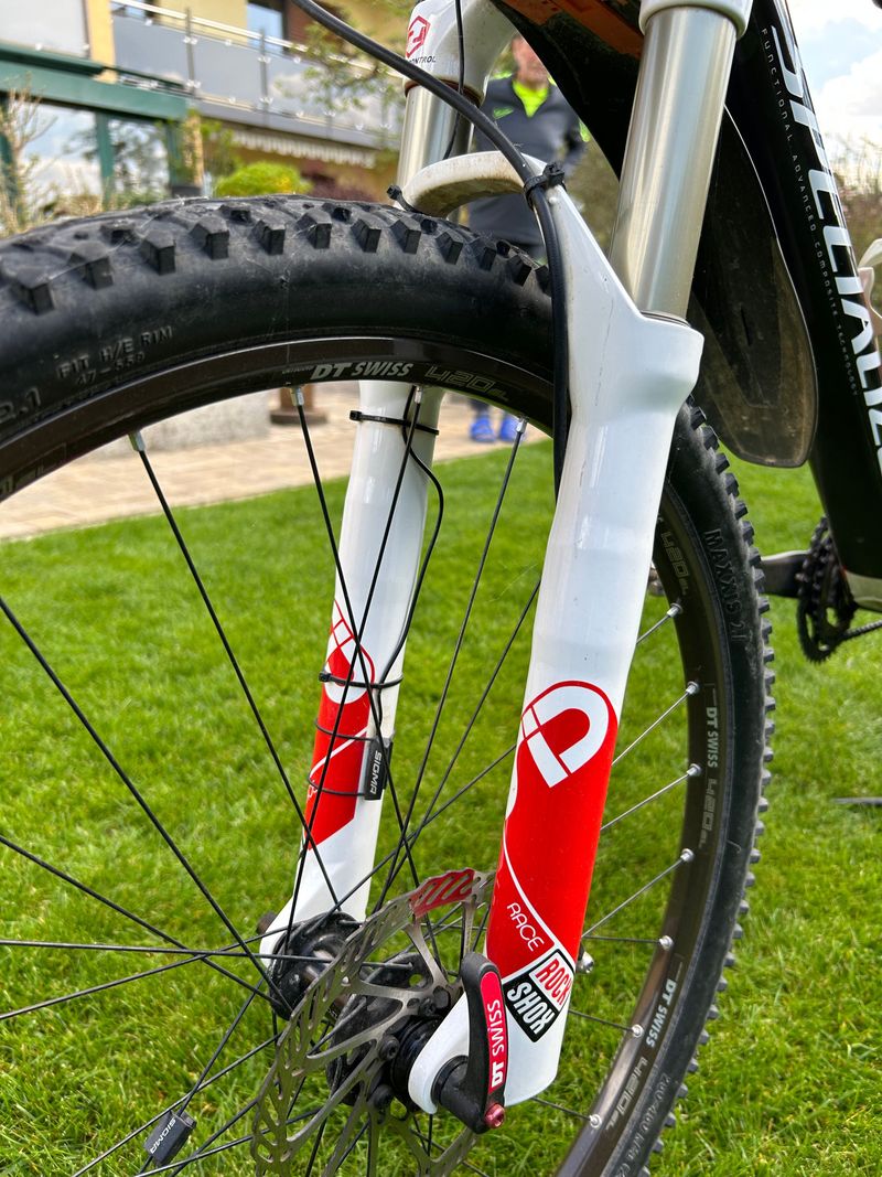 Used Specialized Expert 2016 Mountainbike, Black — image 7 of 7