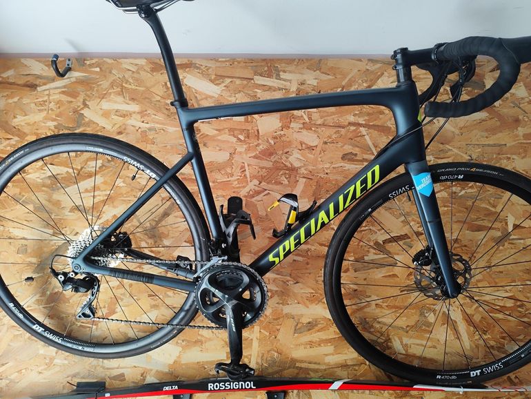Used Specialized Men's Tarmac Disc Sport 2019 2019 Road & Gravel, Light Gray — image 1 of 3