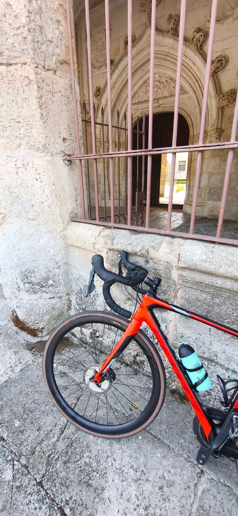 Used Scott Solace Shimano Ultegra 2018 Road & Gravel, Red — image 3 of 3