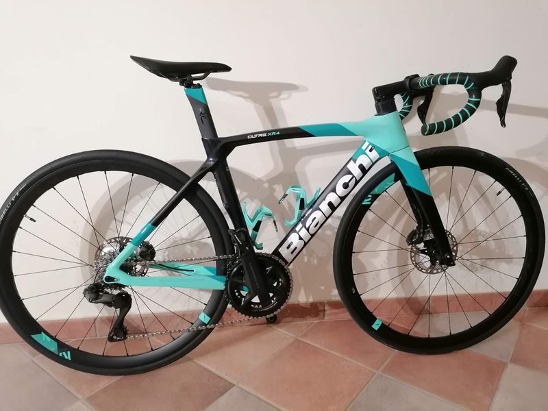 Used Bianchi Oltre XR4 - Ultegra Di2 2022 2022 Road & Gravel