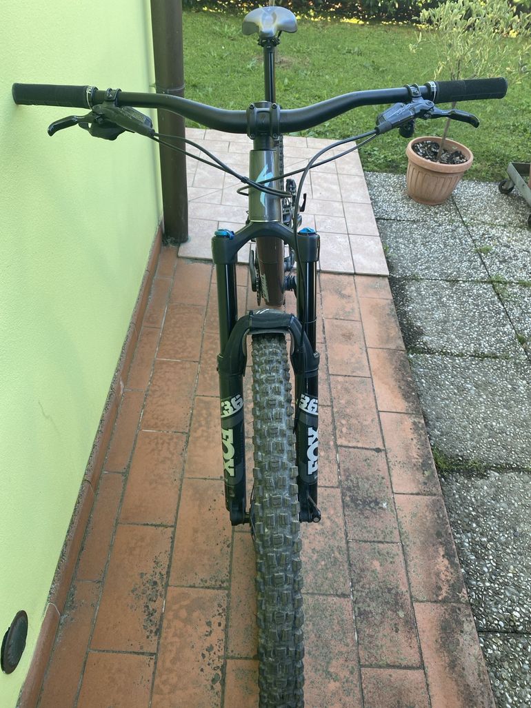 Used Specialized Status 160 2023 2023 Mountainbike, Light Gray, 29, 27.5 — image 8 of 9