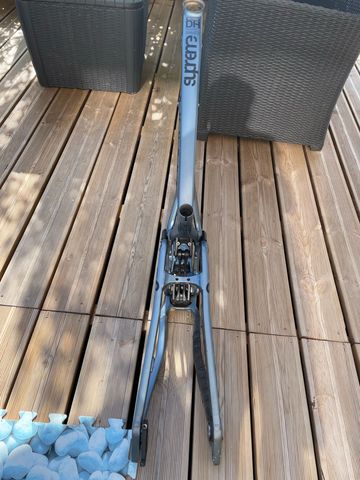 Used Commencal META V5 Frameset 2022 Mountainbike, Blue, 27.5 (650B) — image 4 of 12
