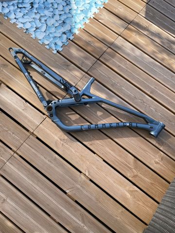 Used Commencal META V5 Frameset 2022 Mountainbike, Blue, 27.5 (650B) — image 12 of 12