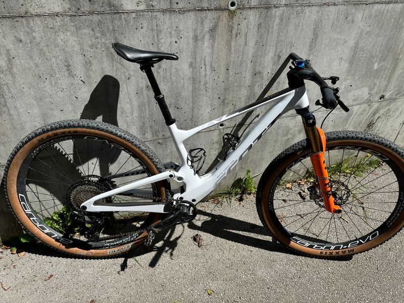 Used Scott Spark RC Pro 2022 2022 Mountainbike, White, 29 — image 2 of 3