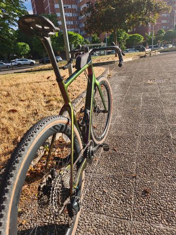 Used Cervélo Aspero WheelTop EDS 2023 Road & Gravel, Purple — image 5 of 7