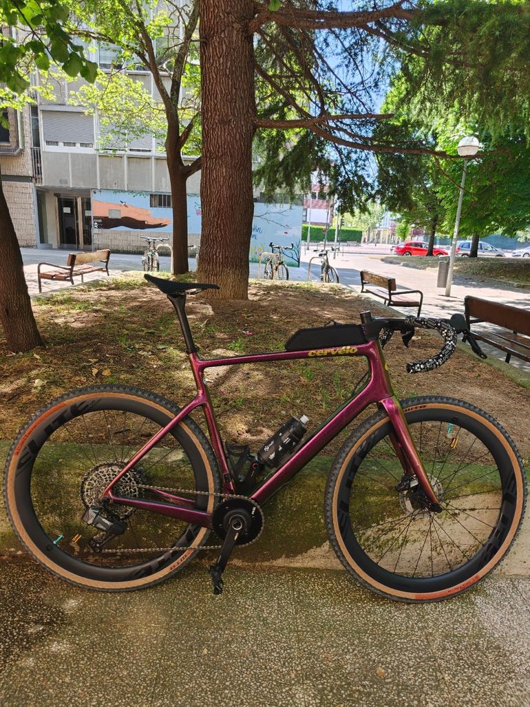 Used Cervélo Aspero WheelTop EDS 2023 Road & Gravel, Purple — image 2 of 3