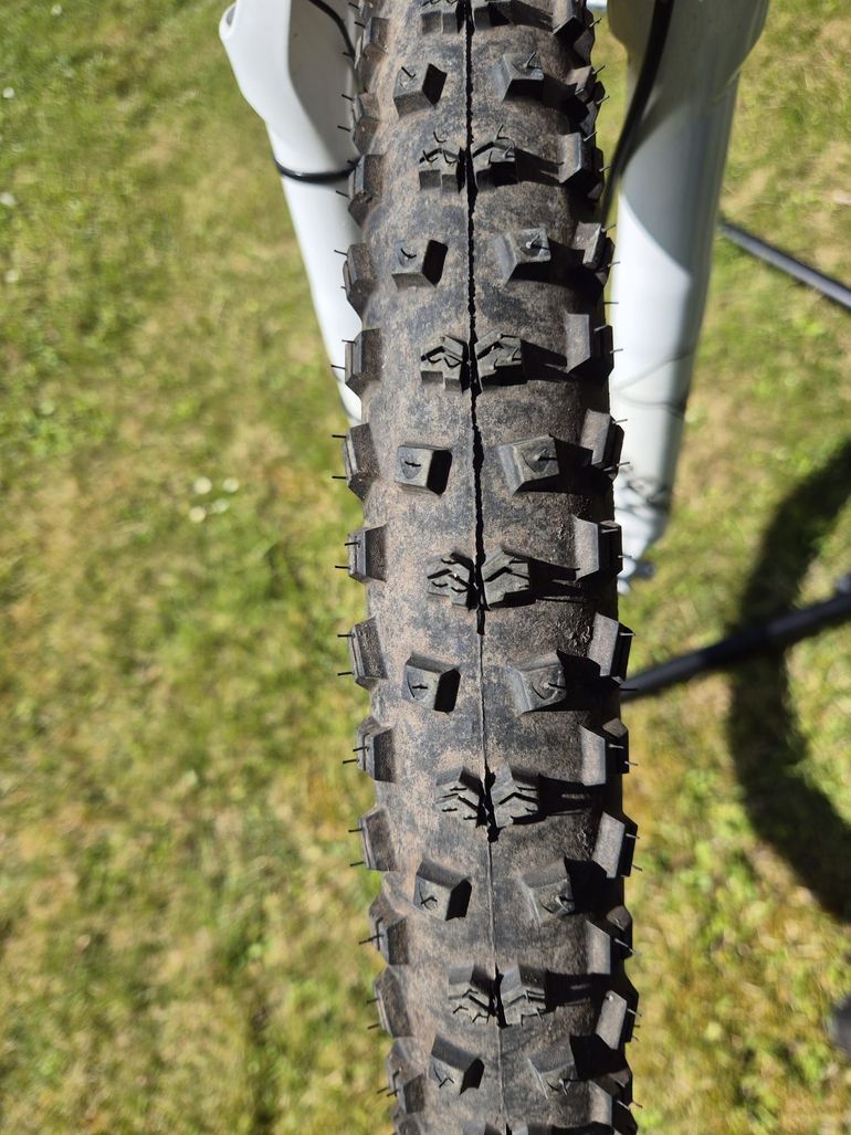 Used Focus Focus Black Forest Rh5 26 2012 Mountainbike, White — image 2 of 8