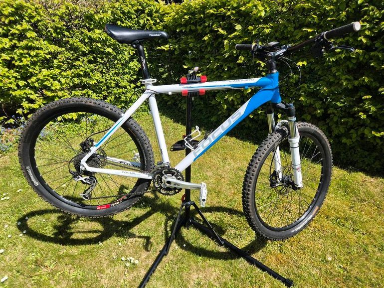 Used Focus Focus Black Forest Rh5 26 2012 Mountainbike, White — image 1 of 8