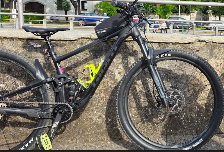 Used Giant Stance 29 2 2024 2024 Mountainbike, Black, 29 — image 1 of 3