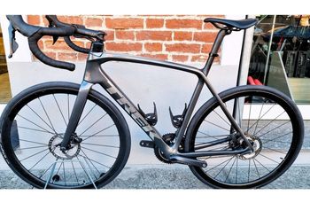 Used Trek Trek Emonda SL6 2022 Road & Gravel, Light Gray — image 2 of 15