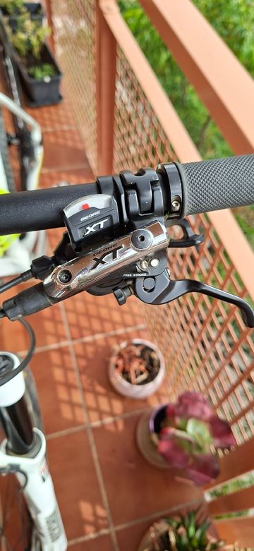 Used Vitoria Custom Shimano Deore XT 2012 Mountainbike, White — image 6 of 10
