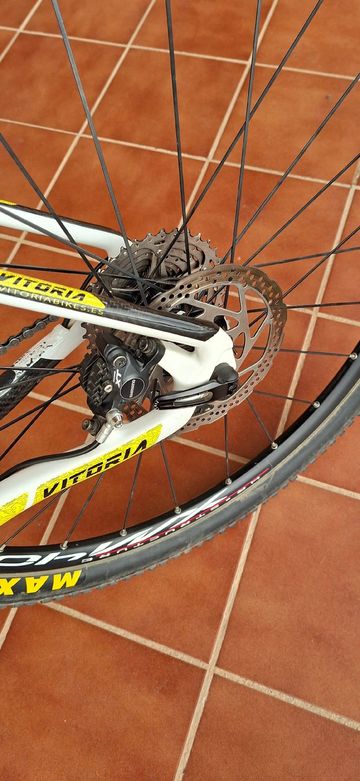 Used Vitoria Custom Shimano Deore XT 2012 Mountainbike, White — image 4 of 10