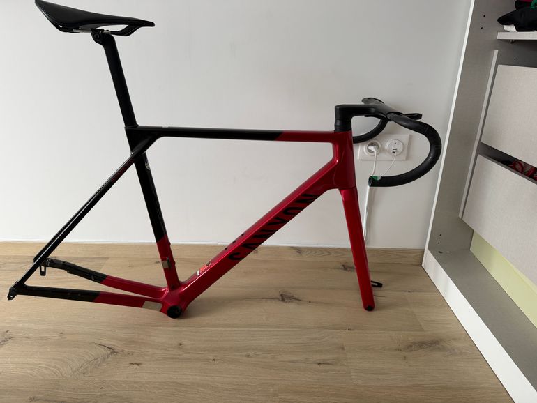 Used Canyon Ultimate CF SL 7 AXS 2024 Frameset 2024 Road & Gravel, Red — image 3 of 5