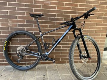 Tweedehands Orbea ALMA M30 2021 2021 MTB