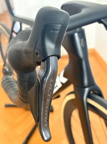 Used Trek Madone Shimano Ultegra Di2 2025 Road & Gravel, Black — image 10 of 20