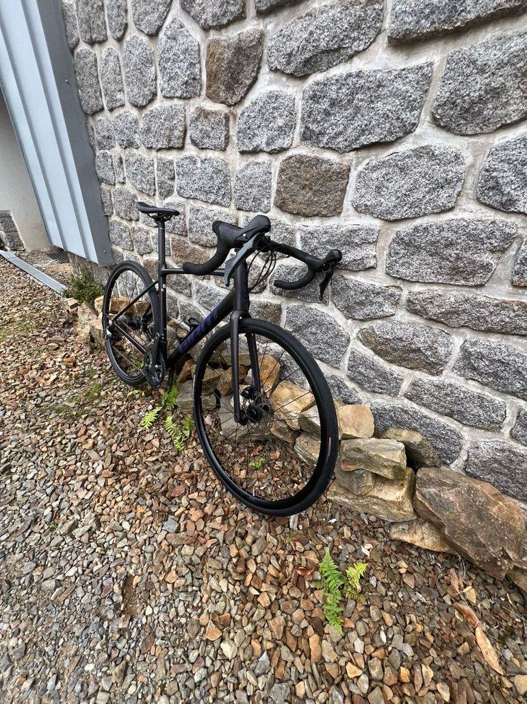 Used Giant Contend SL Disc 1 2022 2022 Road & Gravel, Black — image 5 of 7