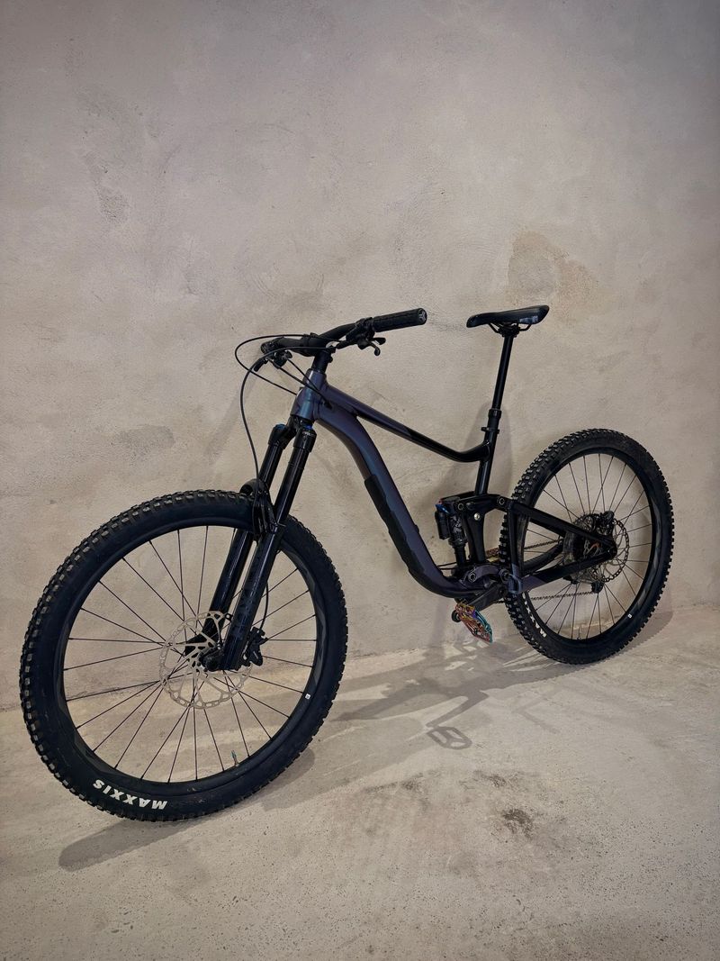Käytetty Giant Reign 1 2024 2024 Mountainbike — kuva 1 / 8