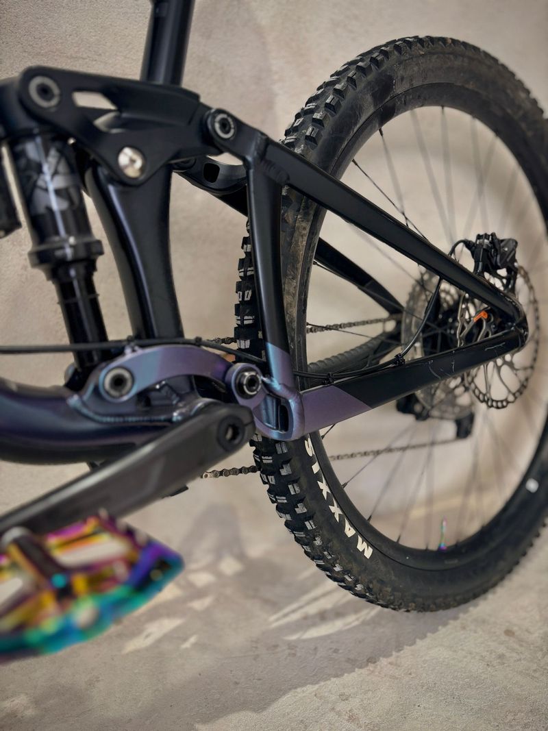 Käytetty Giant Reign 1 2024 2024 Mountainbike — kuva 3 / 8