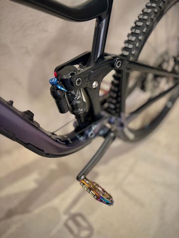 Käytetty Giant Reign 1 2024 2024 Mountainbike — kuva 4 / 8