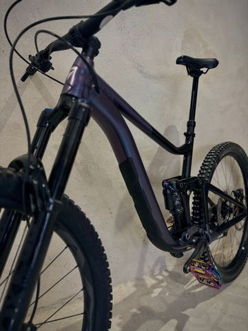 Käytetty Giant Reign 1 2024 2024 Mountainbike — kuva 2 / 8
