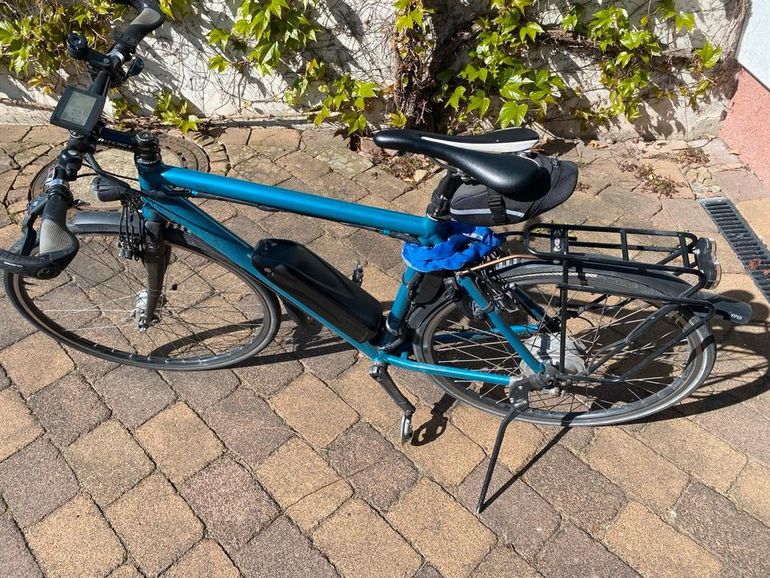 Used UNIVERSAL E-bike Trekkingrad R10 2010 Urban, Blue — image 2 of 22