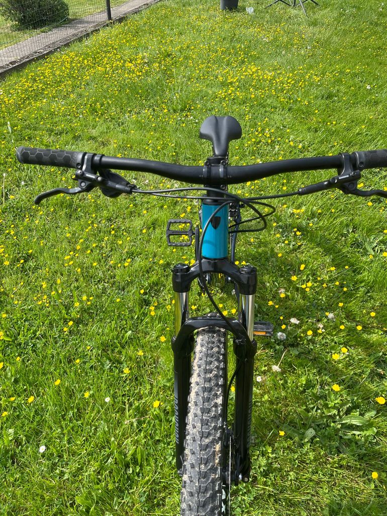 Used Trek Marlin 7 Gen 3 2023 2023 Mountainbike, Blue, 27.5, 29 — image 6 of 10