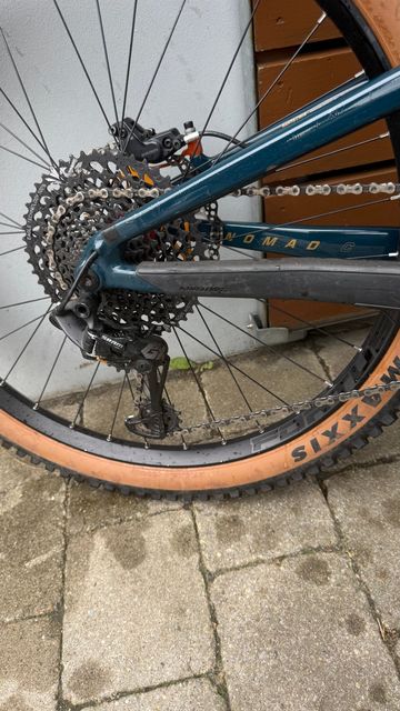 Used Santa Cruz Nomad C S 2018 2018 Mountainbike, Green, 27.5 — image 6 of 7