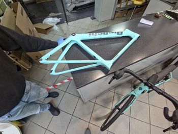 Used Bianchi Infinito 105 2024 2024 Road & Gravel, Green — image 12 of 18