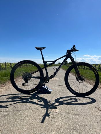 Used Orbea Oiz Shimano Deore bike, Black — image 1 of 4