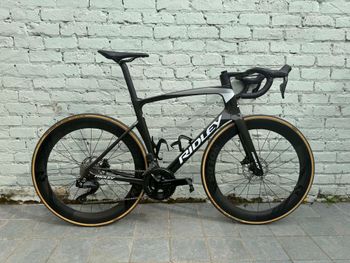 Ridley, Noah Disc - Shimano 105 DI2 // 2x12s 2024