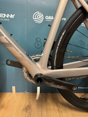 Used Scott Addict RC 10 2023 2023 Road & Gravel, Light Gray — image 12 of 16